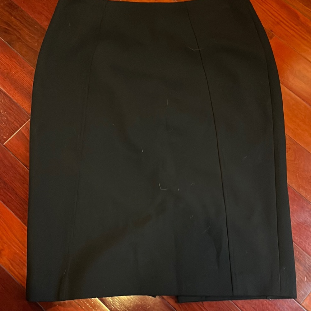 EUC Halogen brand basic black skirt